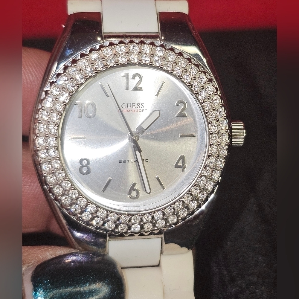 Vintage Guess Watch - Picture 3 of 10
